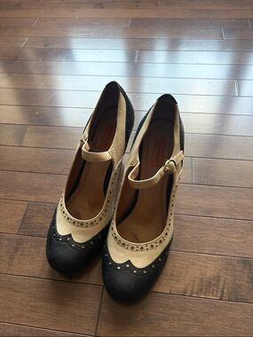Miz Mooz Two-Tone Black and Cream Mary Jane Heels